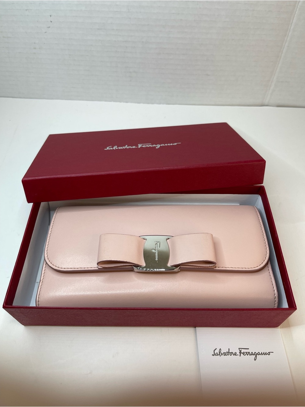 Salvatore Ferragamo Light Pink Vara Bow Leather Wallet With Box
